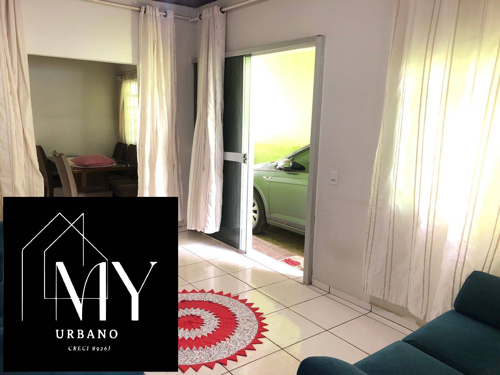 Casa à venda com 3 quartos, 250m² - Foto 1