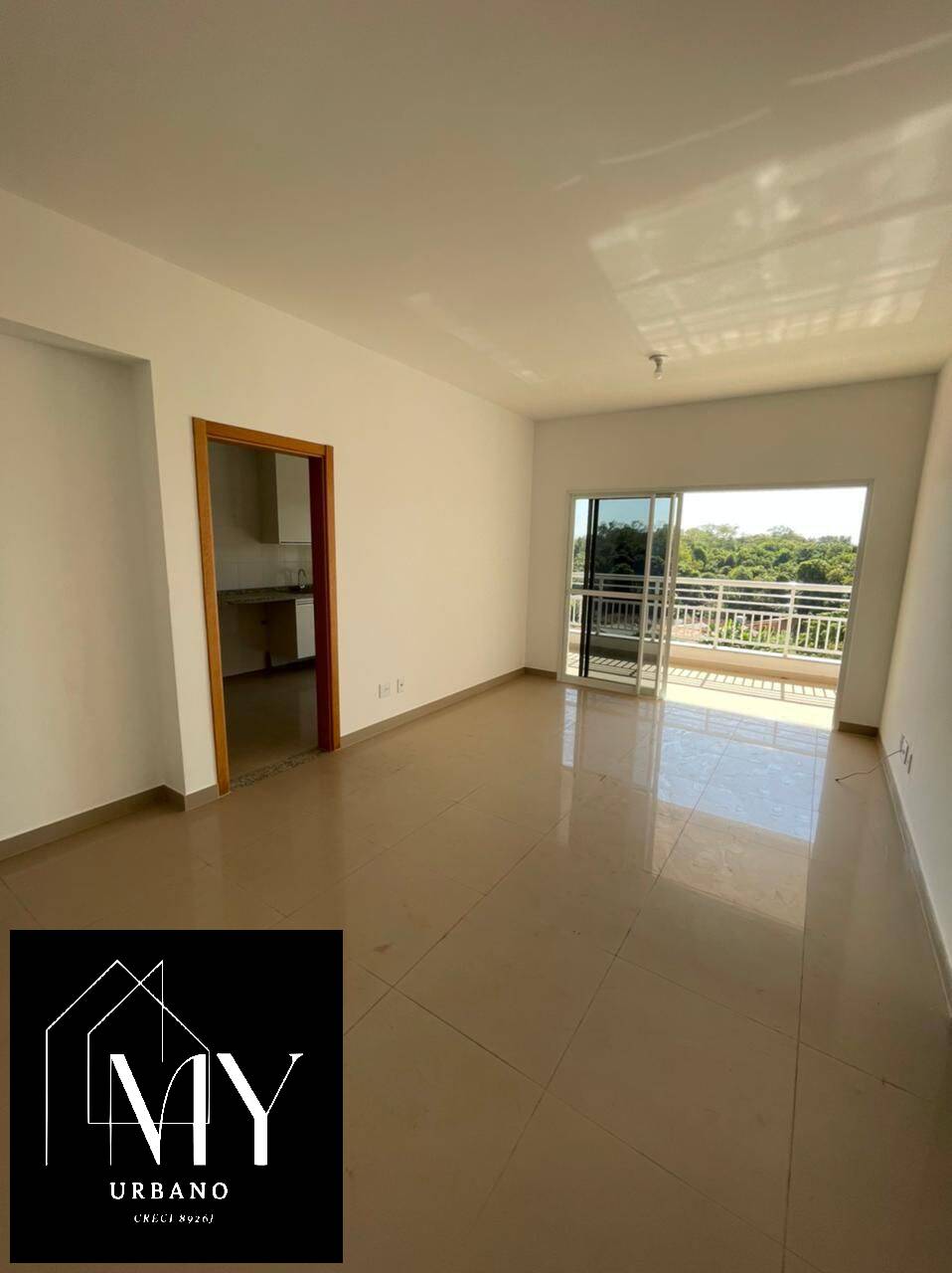 Apartamento à venda com 3 quartos, 114m² - Foto 2