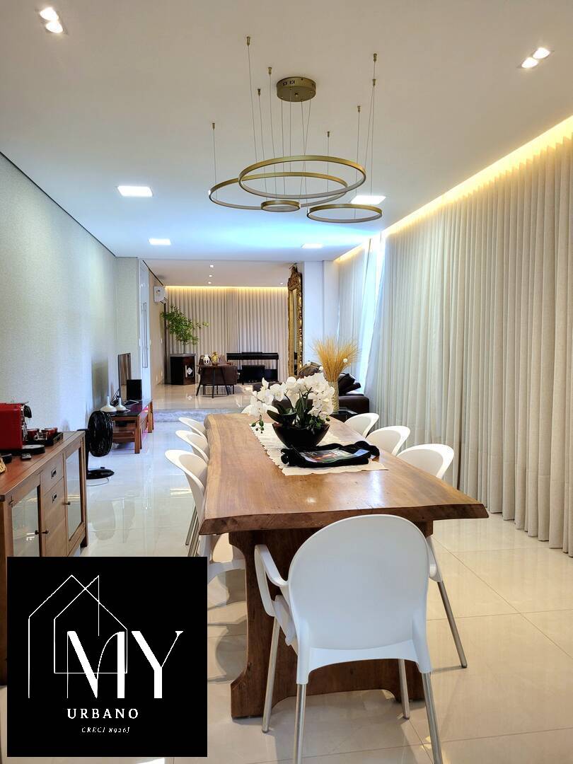 Casa à venda com 5 quartos, 317m² - Foto 2