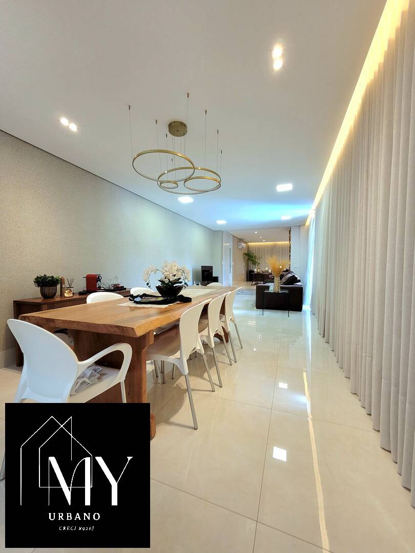 Casa à venda com 5 quartos, 317m² - Foto 4
