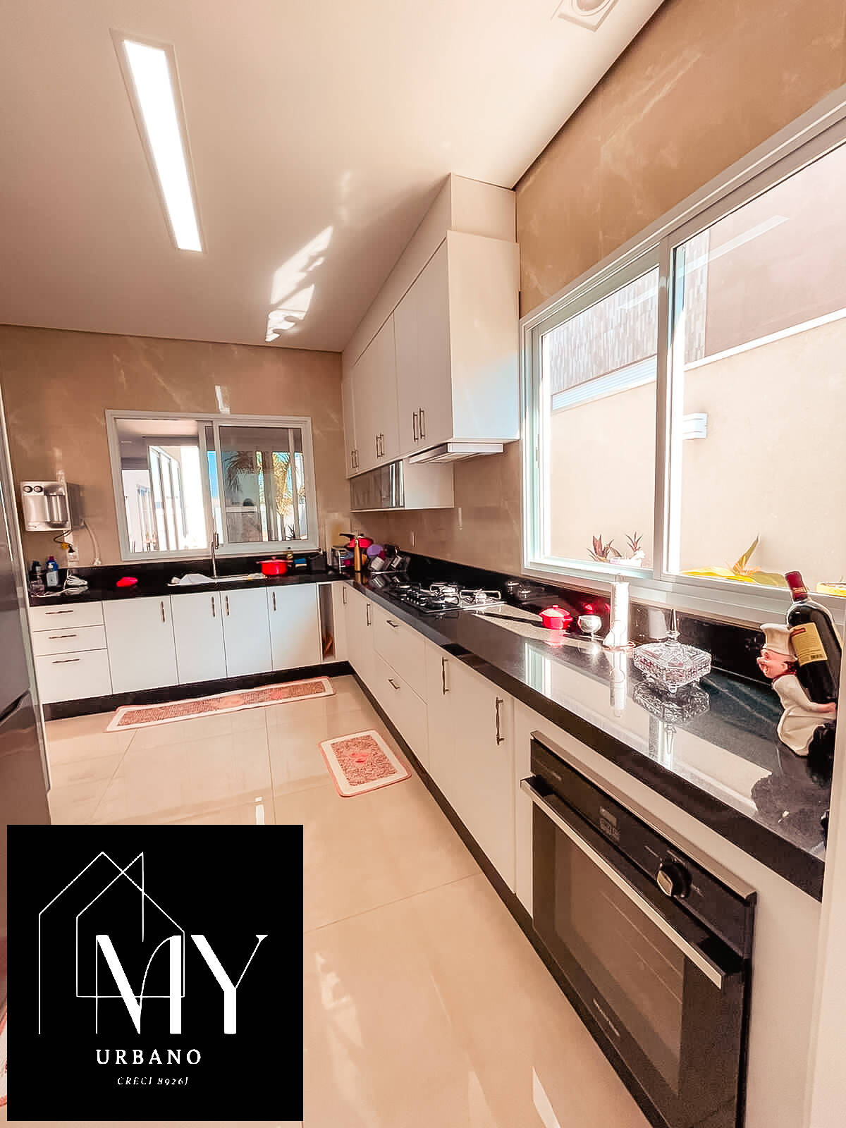 Casa de Condomínio à venda com 3 quartos, 270m² - Foto 4