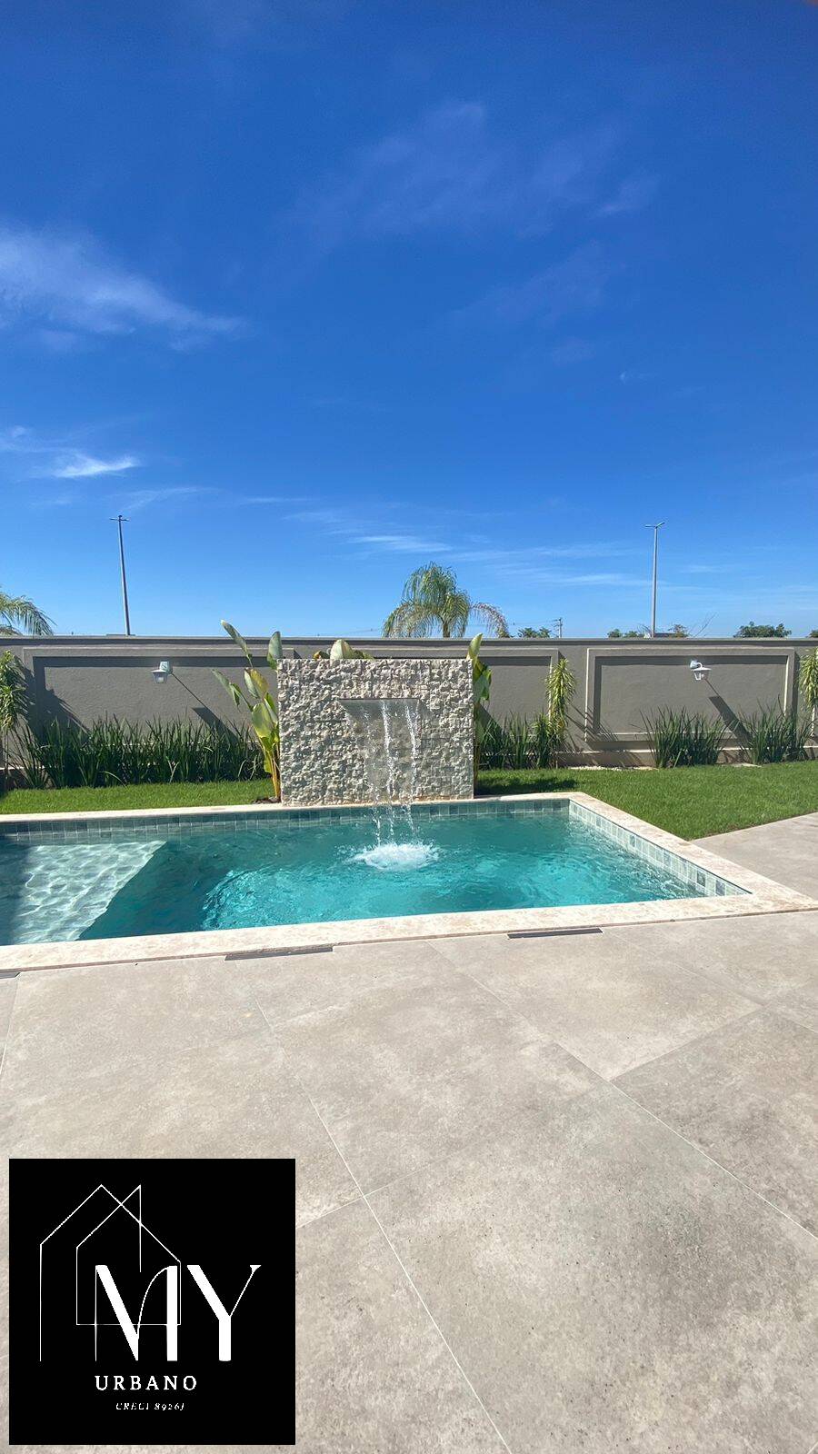 Casa à venda com 4 quartos, 381m² - Foto 2