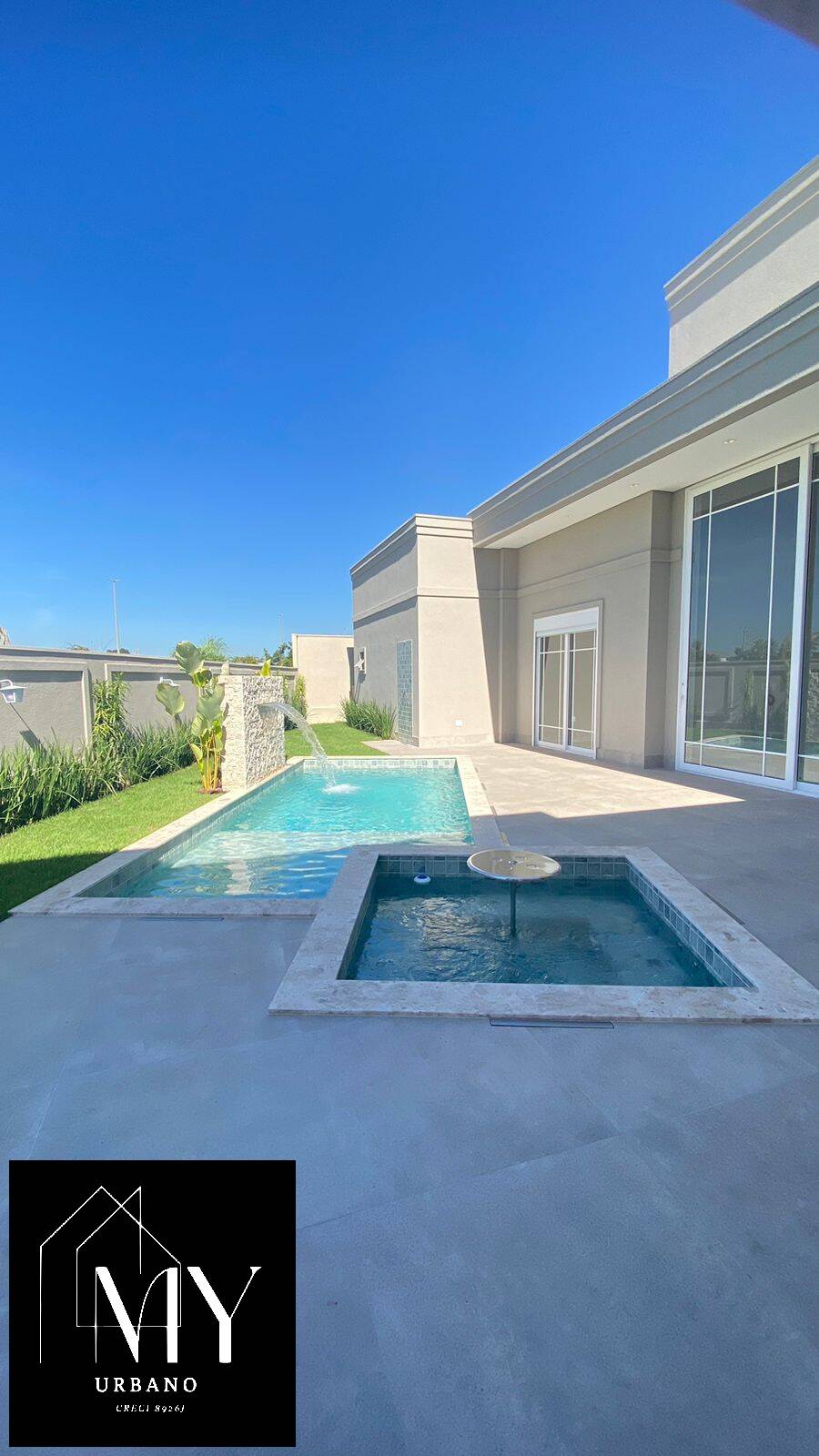 Casa à venda com 4 quartos, 381m² - Foto 1