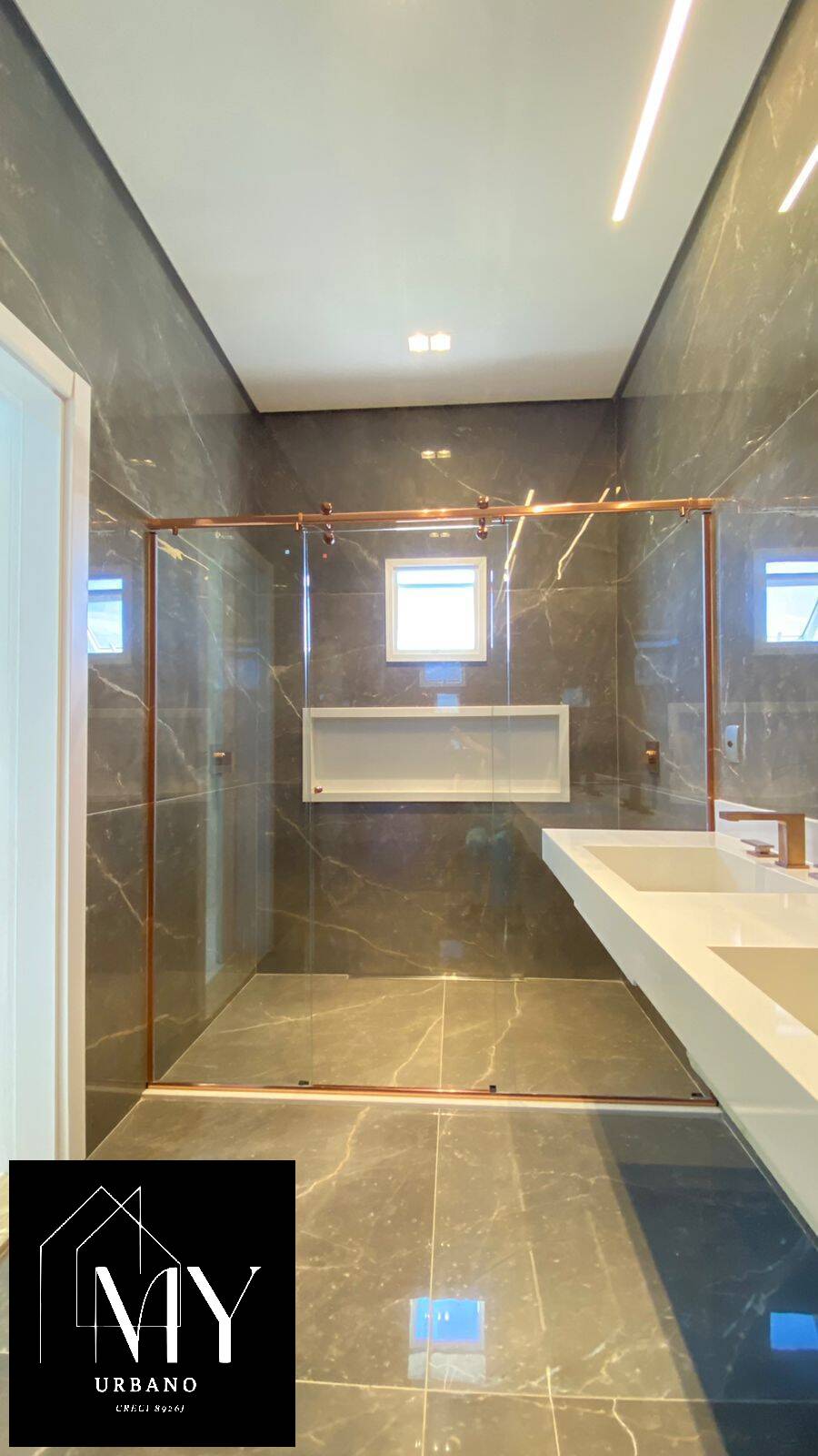 Casa à venda com 4 quartos, 381m² - Foto 4