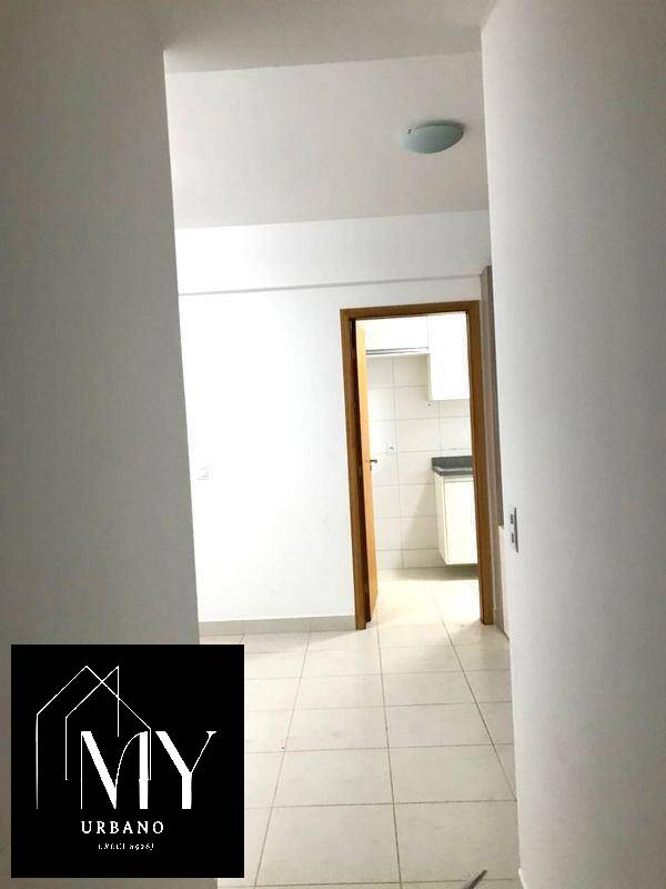 Apartamento à venda com 3 quartos, 72m² - Foto 2